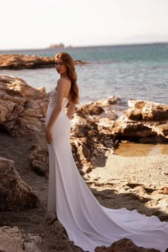 Demetrios Destination Romance Style #DR418 #1 default backface vertical thumbnail