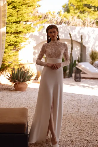 Demetrios Destination Romance Style #DR421 #0 default frontface vertical thumbnail