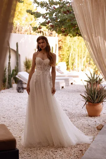 Demetrios Destination Romance Style #DR431 #0 default frontface vertical thumbnail