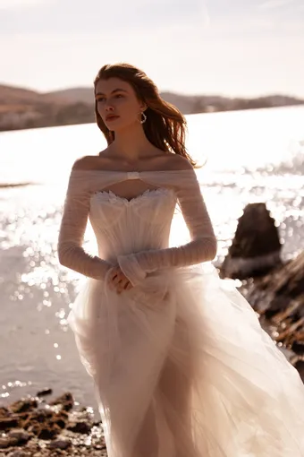 Demetrios Destination Romance Style #DR432 #2 frontface vertical cropped thumbnail