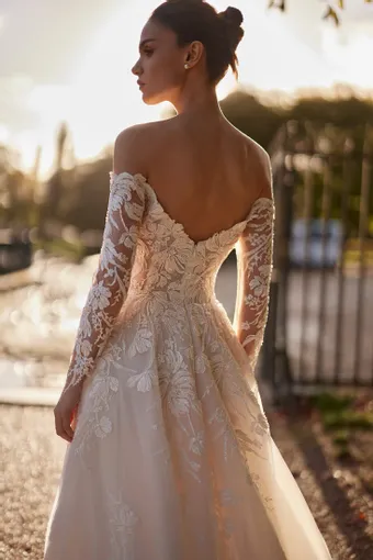 Annabella Collection #4 backface vertical cropped thumbnail