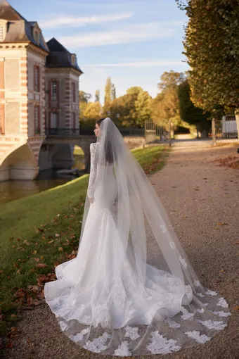 Aria Bride Style #553 #2 backface vertical thumbnail