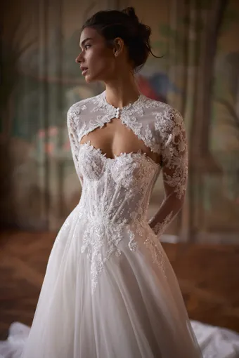 Aria Bride Style #555 #3 frontface vertical cropped thumbnail