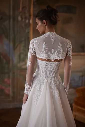 Aria Bride Style #555 #5 backface vertical cropped thumbnail