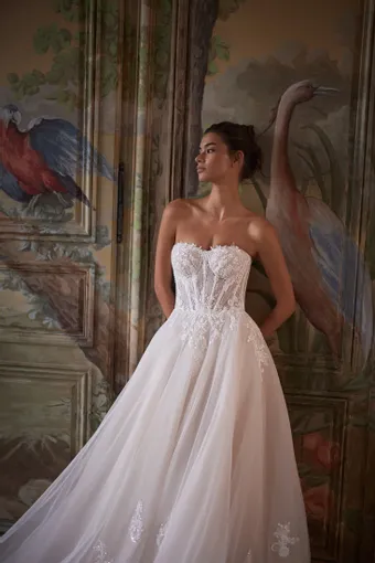 Aria Bride Style #555 #4 frontface vertical cropped thumbnail