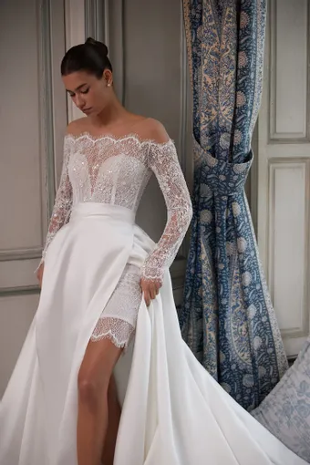 Aria Bride Style #556 #4 frontface vertical cropped thumbnail