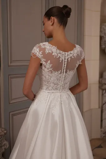 Aria Bride Style #558 #3 backface vertical cropped thumbnail