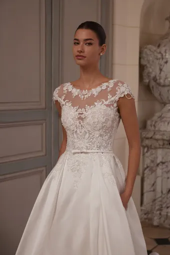 Aria Bride Style #558 #2 frontface vertical cropped thumbnail