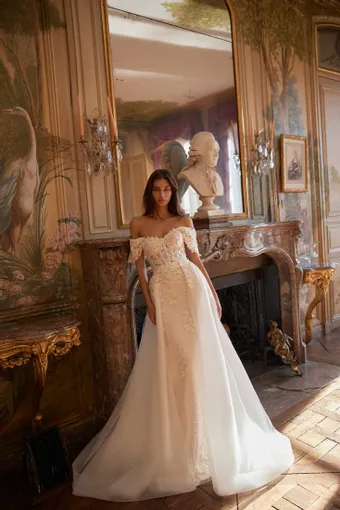 Aria Bride Style #559 #2 frontface vertical thumbnail