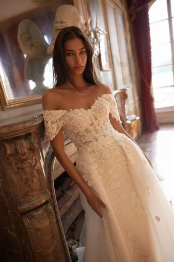 Aria Bride Style #559 #6 frontface vertical cropped thumbnail