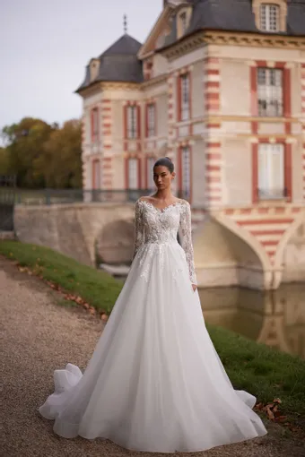 Aria Bride Style #560 #0 default frontface vertical thumbnail