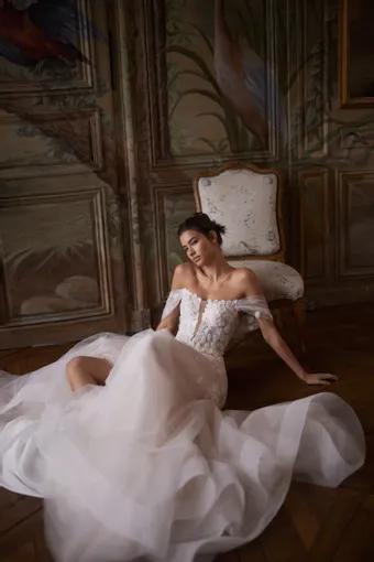 Aria Bride Style #562 #1 frontface vertical thumbnail