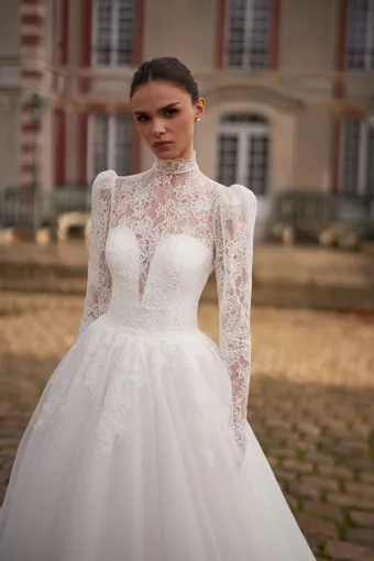 Aria Bride Style #565 #3 frontface vertical cropped thumbnail