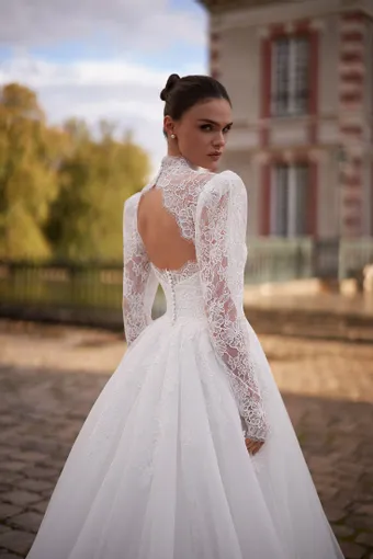 Aria Bride Style #565 #4 backface vertical cropped thumbnail