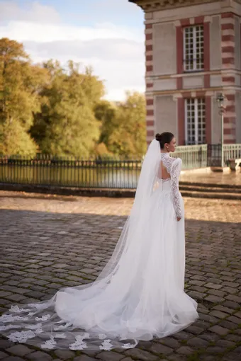 Aria Bride Style #565 #1 backface vertical thumbnail