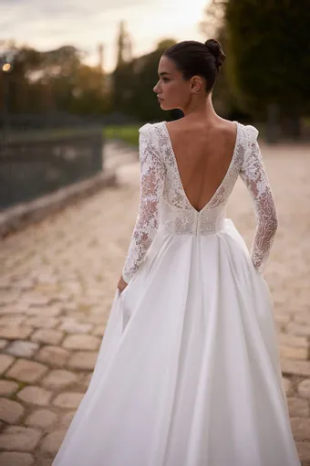 Annabella Collection #3 backface vertical cropped thumbnail