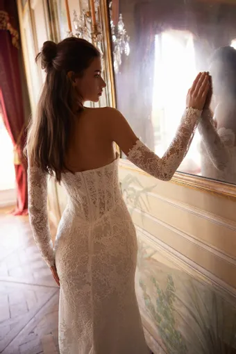 Annabella Collection #5 backface vertical cropped thumbnail