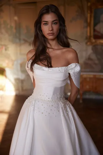 Annabella Collection #4 frontface vertical cropped thumbnail