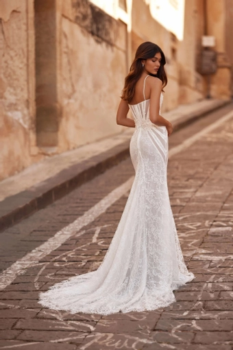 Esmera Ida Torez #1 default backface vertical thumbnail