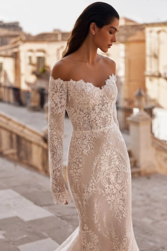 Orisa Ida Torez #2 frontface vertical cropped thumbnail