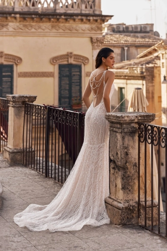 Ida Torez 01461 #1 default backface vertical thumbnail