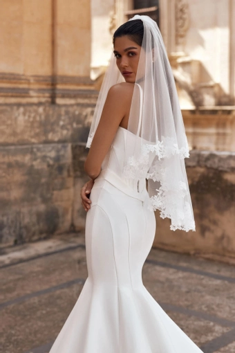 Ida Torez 01462 #3 backface vertical cropped thumbnail