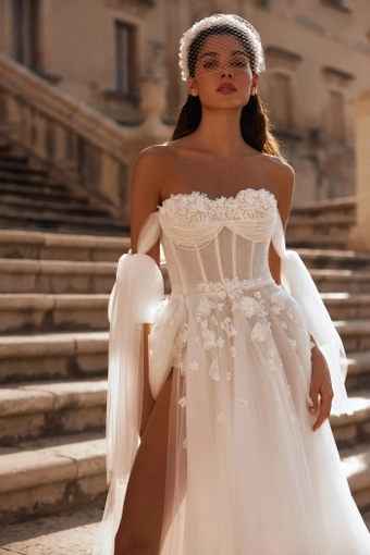 Ida Torez 01465 #3 frontface vertical cropped thumbnail