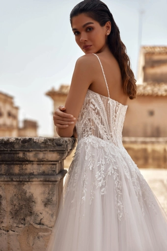 Veya Ida Torez #3 backface vertical cropped thumbnail