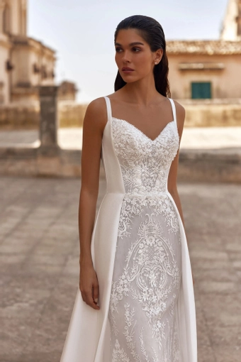 Dravine Ida Torez #3 frontface vertical cropped thumbnail