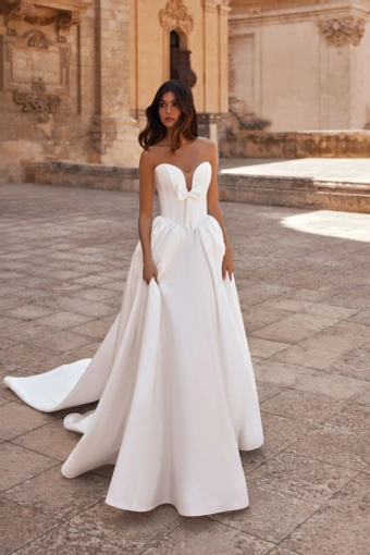 Elinea Ida Torez #1 frontface vertical thumbnail