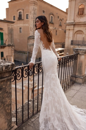 Alveria Ida Torez #3 backface vertical cropped thumbnail