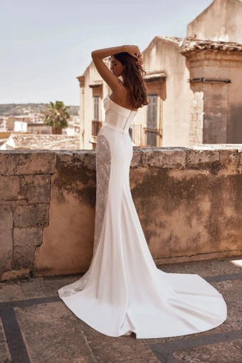 Raynora Ida Torez #1 default backface vertical thumbnail