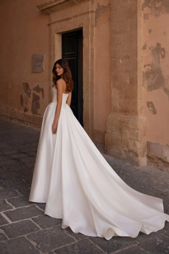 Velantra Ida Torez #2 default backface vertical thumbnail