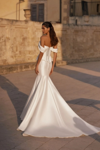 Revyn Ida Torez #1 default backface vertical thumbnail