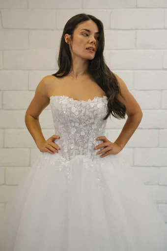 Evelyn Bridal Krystal #4 frontface vertical cropped thumbnail