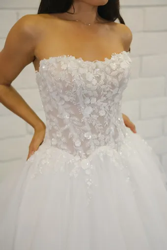 Evelyn Bridal Krystal #3 frontface vertical cropped thumbnail