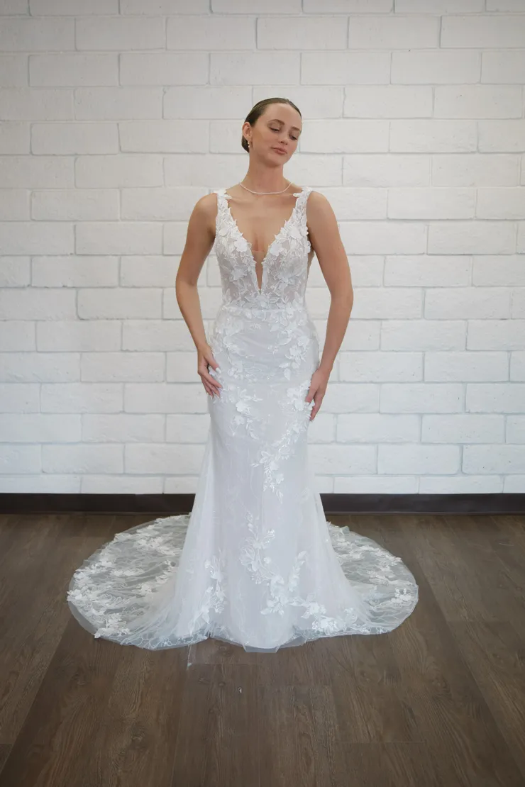 Evelyn Bridal Juliet Image