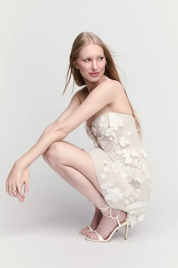 By Watters 31423 #7 frontface vertical cropped picture