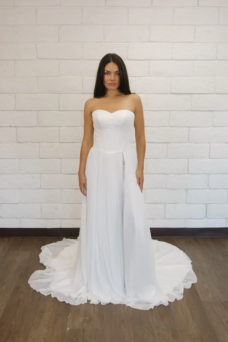 Nantes Collection by Evelyn Bridal Mina Image