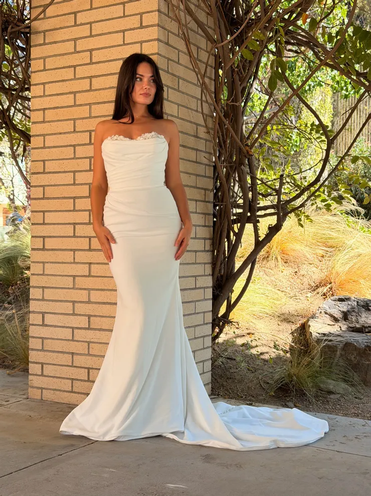 Nantes Collection by Evelyn Bridal Marie Image