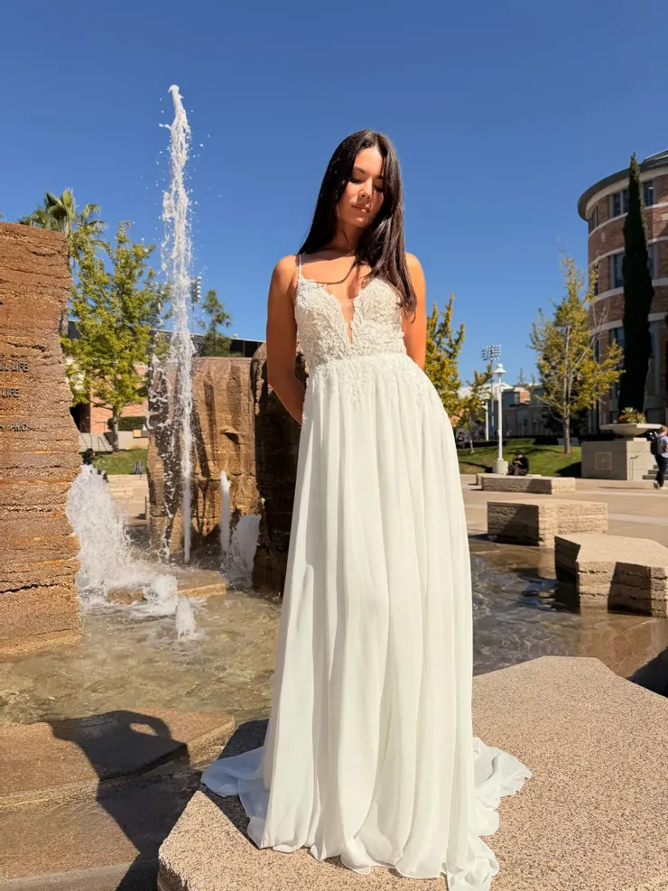 Nantes Collection by Evelyn Bridal Elaris Image