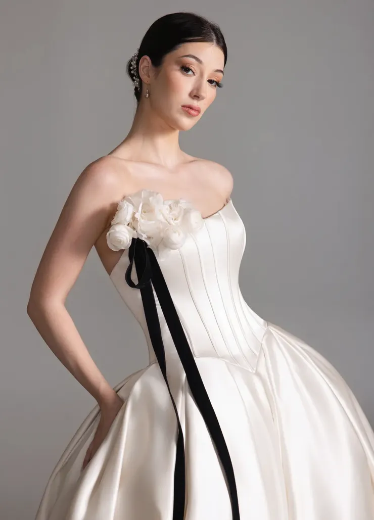 Blanc de Perez by Lazaro Behati