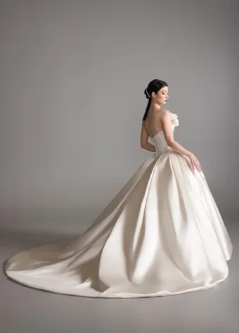 Blanc de Perez by Lazaro Style #Behati #3 backface vertical thumbnail