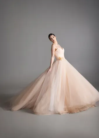 Blanc de Perez by Lazaro Style #Bloom #6 frontface vertical thumbnail