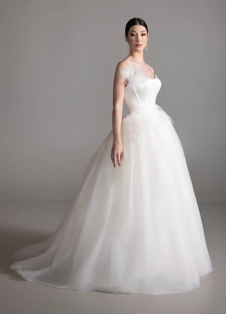 Blanc de Perez by Lazaro Brittany