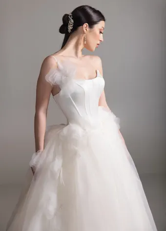 Blanc de Perez by Lazaro Style #Brittany #7 frontface vertical cropped thumbnail