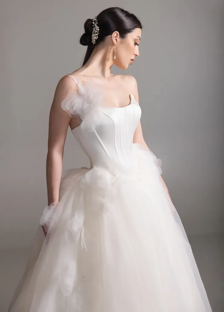 Blanc de Perez by Lazaro Brittany