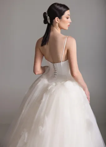 Blanc de Perez by Lazaro Style #Brittany #8 backface vertical cropped thumbnail