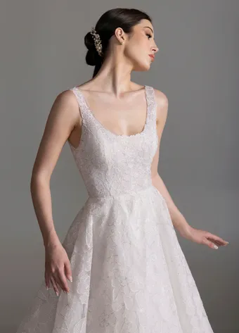 Blanc de Perez by Lazaro Style #Brooklyn #4 frontface vertical cropped thumbnail