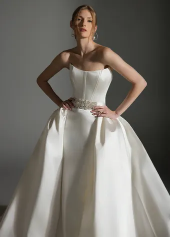 Maison by Lazaro Perez Style #Alicia #8 frontface vertical cropped thumbnail